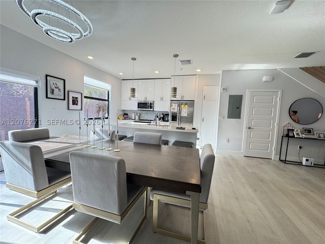10413 NW 82nd St 3, Doral, FL 33178