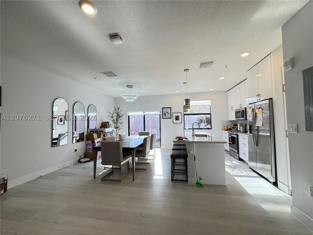 10413 NW 82nd St 3, Doral, FL 33178
