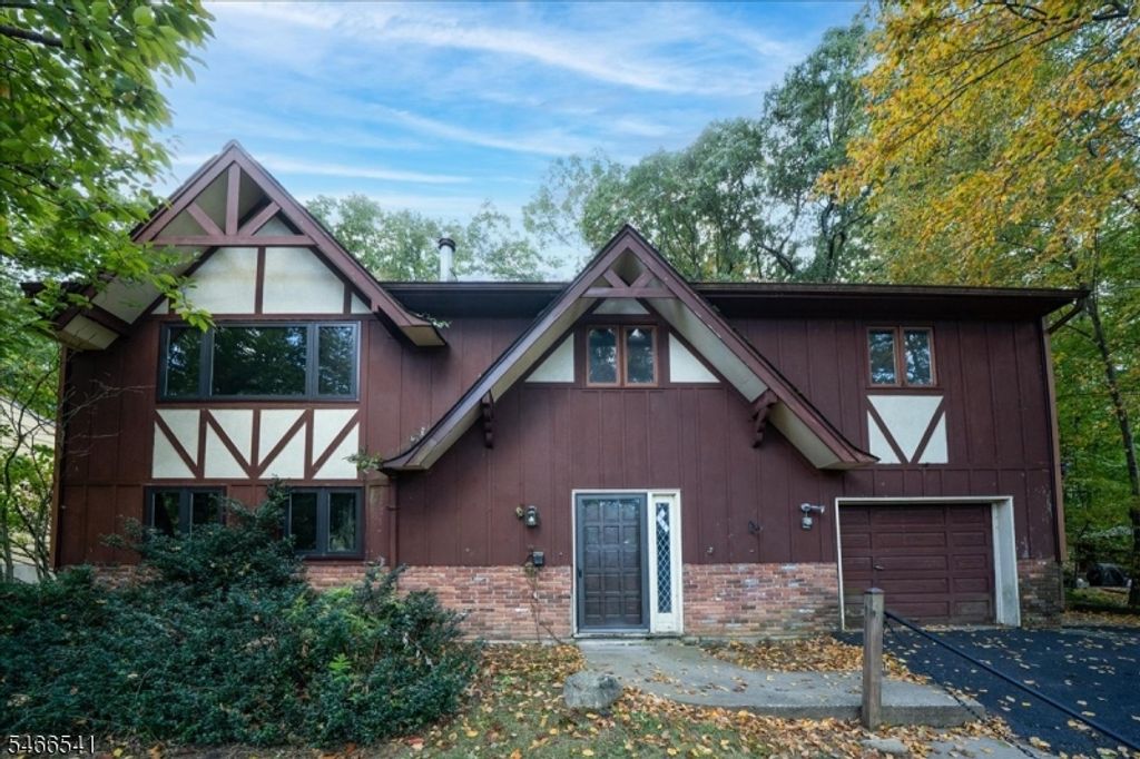 628 Succasunna Rd, Mount Arlington Boro, NJ 07856 — exterior