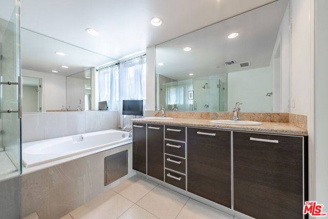 1353 N Fuller Avenue PH7, Los Angeles, CA 90046