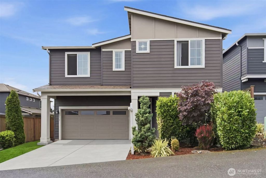 12929 136th Ct NE, Kirkland, WA 98034