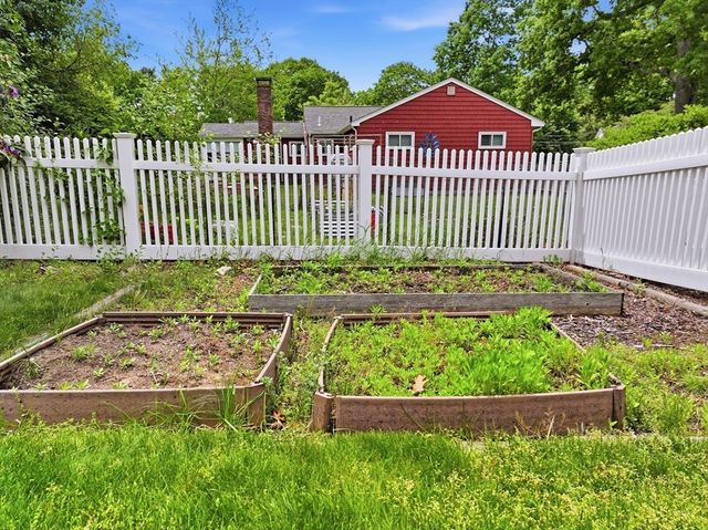 75 William Street, Walpole, MA 02081