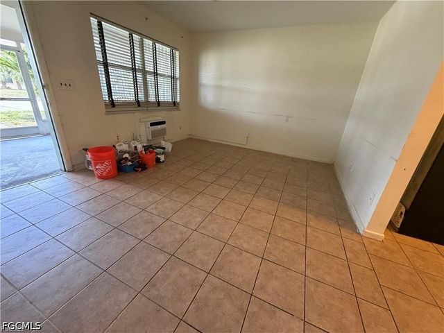 4902 Victoria DR 1, Cape Coral, FL 33904