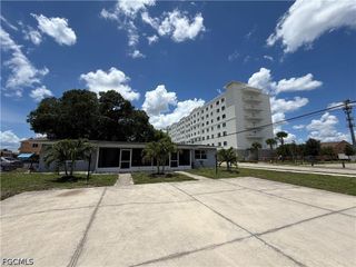4902 Victoria DR 1, Cape Coral, FL 33904
