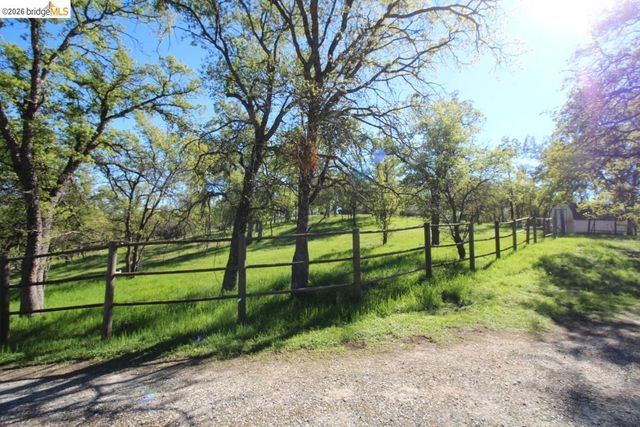 10477 Violetta, Coulterville, CA 95311