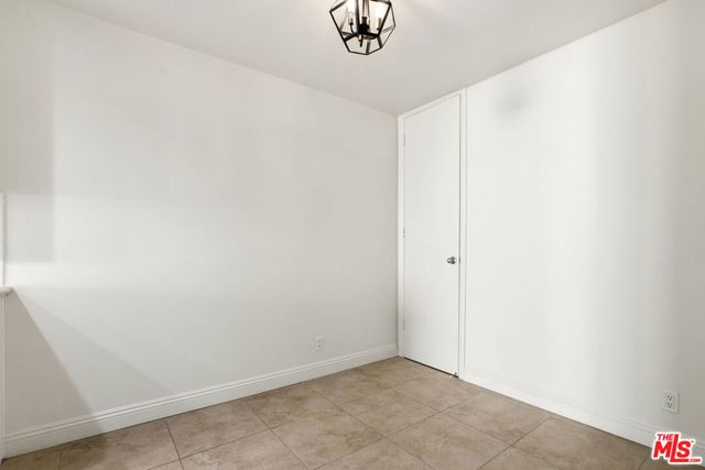 430 MAPLE Drive 204, Beverly Hills, CA 90210