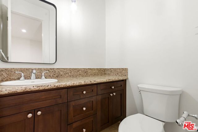 430 MAPLE Drive 204, Beverly Hills, CA 90210