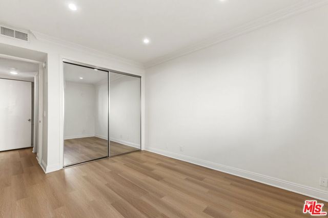 430 MAPLE Drive 204, Beverly Hills, CA 90210