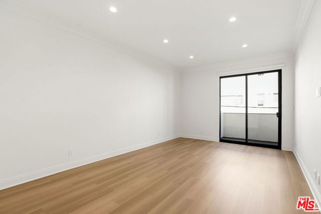 430 MAPLE Drive 204, Beverly Hills, CA 90210