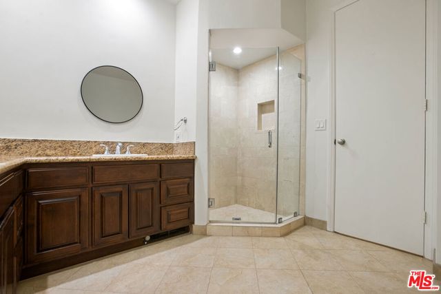 430 MAPLE Drive 204, Beverly Hills, CA 90210