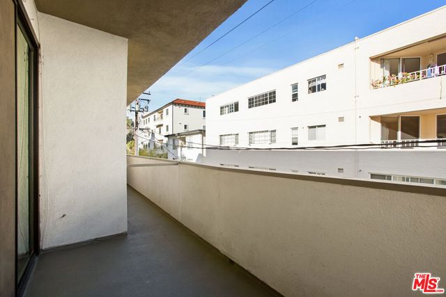 430 MAPLE Drive 204, Beverly Hills, CA 90210