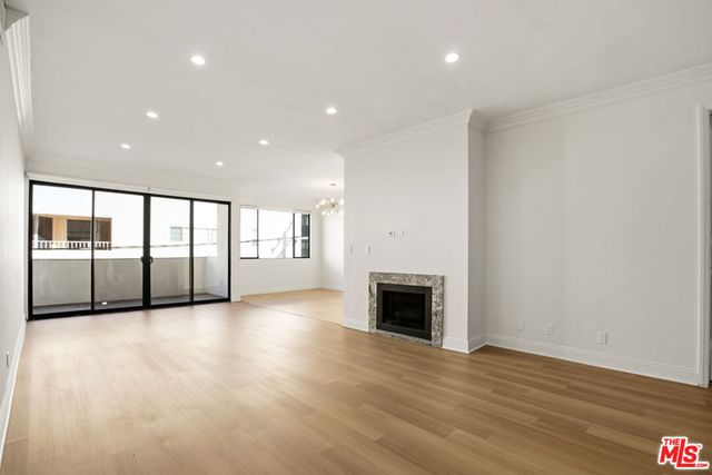 430 MAPLE Drive 204, Beverly Hills, CA 90210