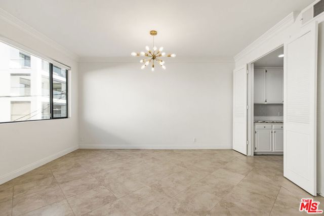 430 MAPLE Drive 204, Beverly Hills, CA 90210