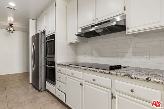 430 MAPLE Drive 204, Beverly Hills, CA 90210