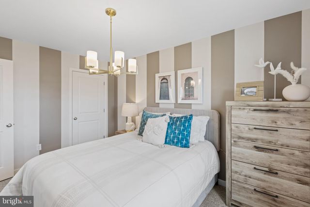 298 LONG BRANCH LN, La Plata, MD 20646