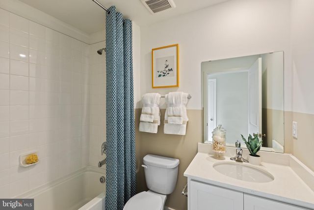 298 LONG BRANCH LN, La Plata, MD 20646