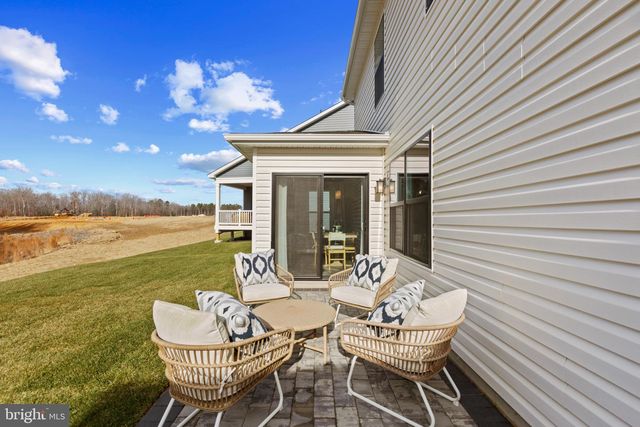 298 LONG BRANCH LN, La Plata, MD 20646