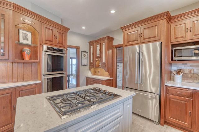 W323N6775 Wildwood Point ROAD, Hartland, WI 53029