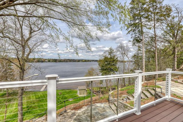 W323N6775 Wildwood Point ROAD, Hartland, WI 53029