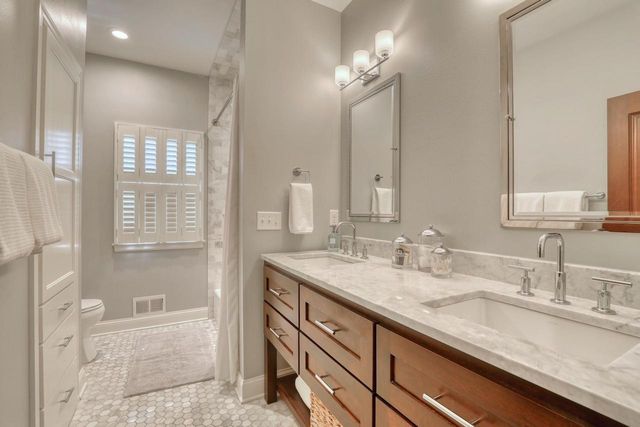 W323N6775 Wildwood Point ROAD, Hartland, WI 53029
