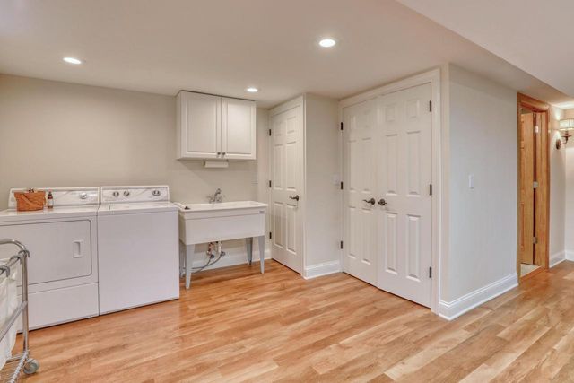 W323N6775 Wildwood Point ROAD, Hartland, WI 53029