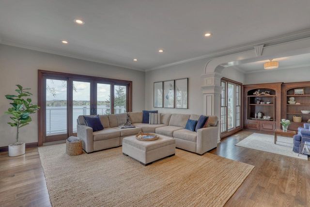 W323N6775 Wildwood Point ROAD, Hartland, WI 53029