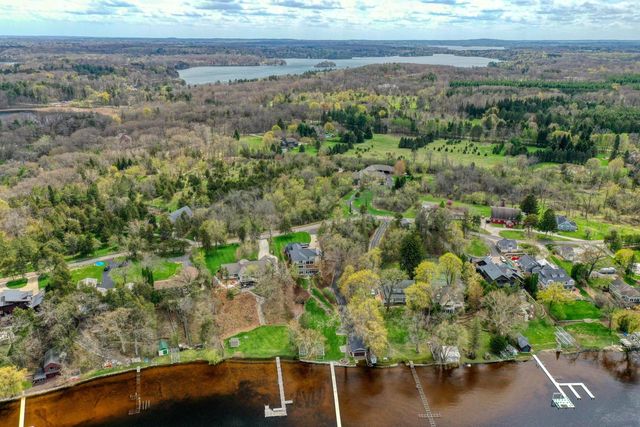 W323N6775 Wildwood Point ROAD, Hartland, WI 53029