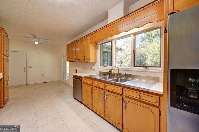 636 Tucker Hollow Road SE, Calhoun, GA 30701