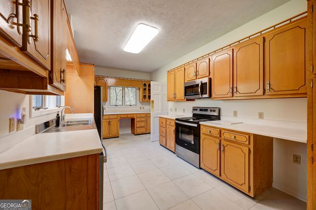 636 Tucker Hollow Road SE, Calhoun, GA 30701