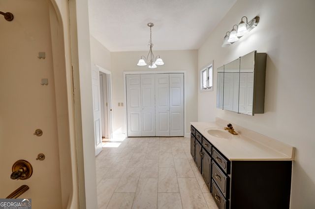 636 Tucker Hollow Road SE, Calhoun, GA 30701