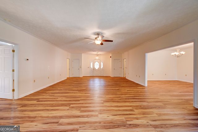 636 Tucker Hollow Road SE, Calhoun, GA 30701