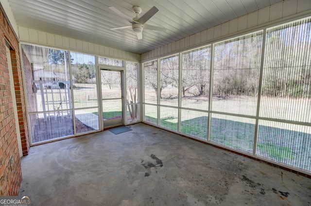 636 Tucker Hollow Road SE, Calhoun, GA 30701