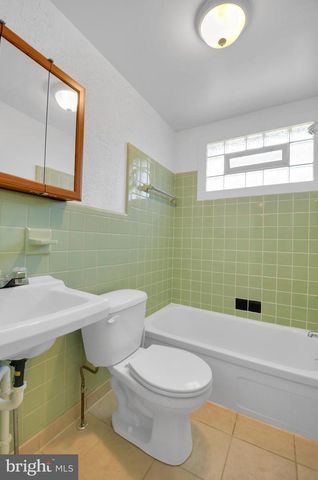 309 MONTGOMERY AVE, Jenkintown, PA 19046