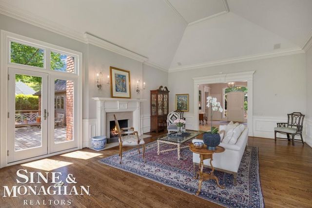22 Windemere Place, Grosse Pointe Farms, MI 48236
