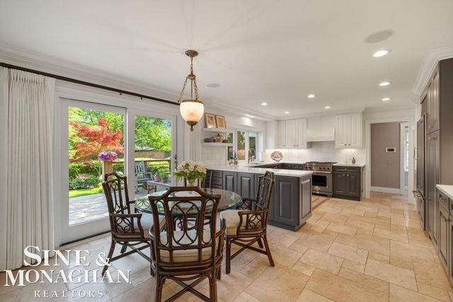 22 Windemere Place, Grosse Pointe Farms, MI 48236