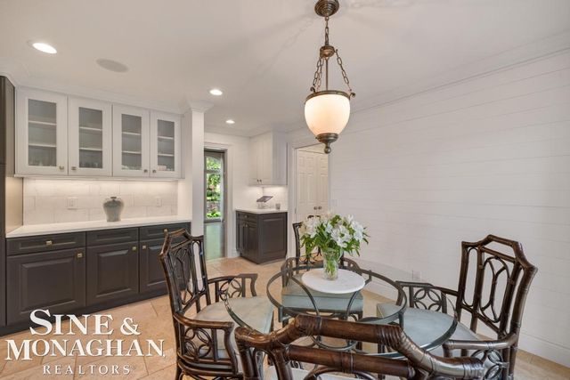 22 Windemere Place, Grosse Pointe Farms, MI 48236
