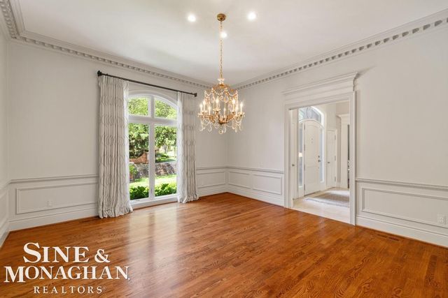 22 Windemere Place, Grosse Pointe Farms, MI 48236