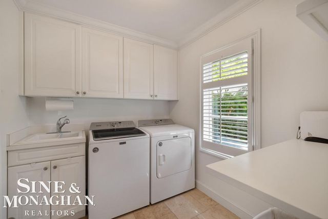 22 Windemere Place, Grosse Pointe Farms, MI 48236