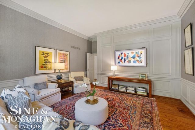 22 Windemere Place, Grosse Pointe Farms, MI 48236