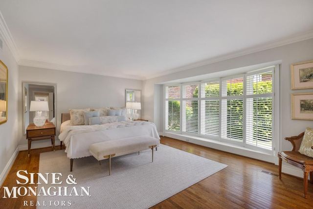 22 Windemere Place, Grosse Pointe Farms, MI 48236