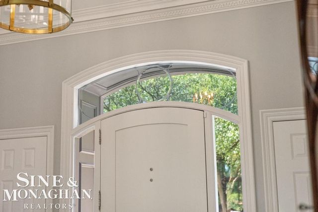 22 Windemere Place, Grosse Pointe Farms, MI 48236