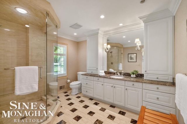 22 Windemere Place, Grosse Pointe Farms, MI 48236