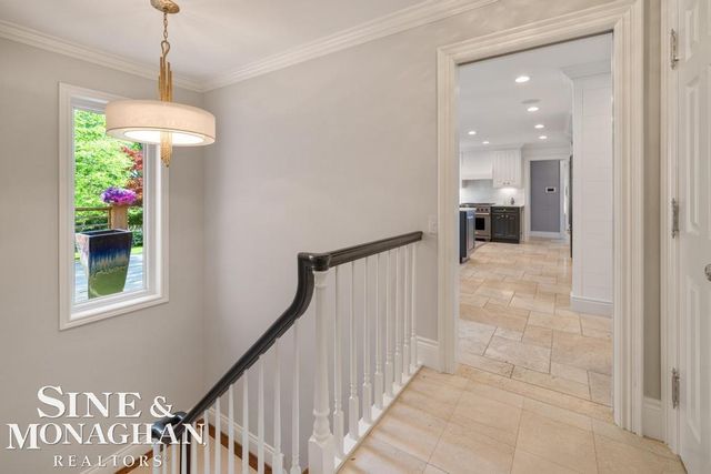 22 Windemere Place, Grosse Pointe Farms, MI 48236