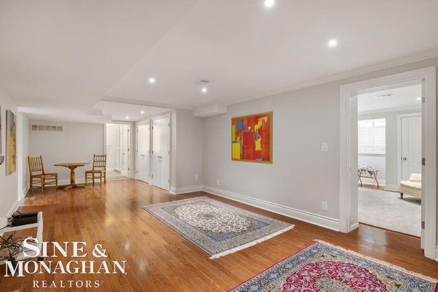 22 Windemere Place, Grosse Pointe Farms, MI 48236