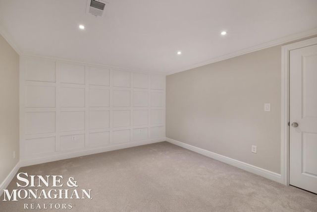 22 Windemere Place, Grosse Pointe Farms, MI 48236