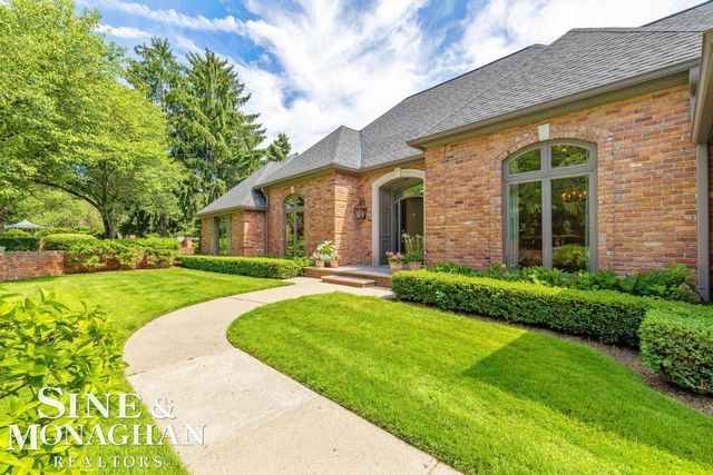 22 Windemere Place, Grosse Pointe Farms, MI 48236