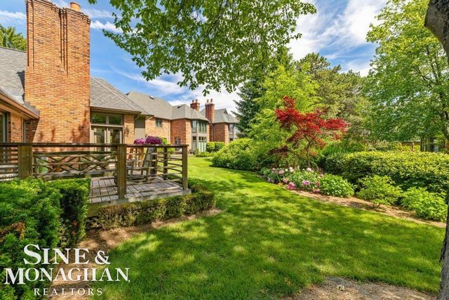 22 Windemere Place, Grosse Pointe Farms, MI 48236
