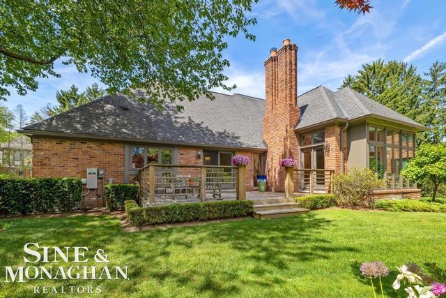 22 Windemere Place, Grosse Pointe Farms, MI 48236
