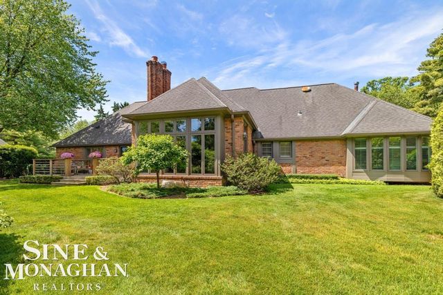 22 Windemere Place, Grosse Pointe Farms, MI 48236