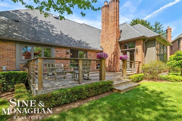22 Windemere Place, Grosse Pointe Farms, MI 48236